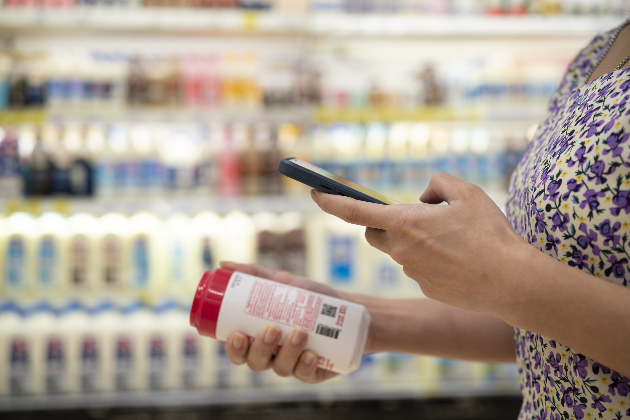 Unveiling the Impact of QR Codes on Labels in the UAE
